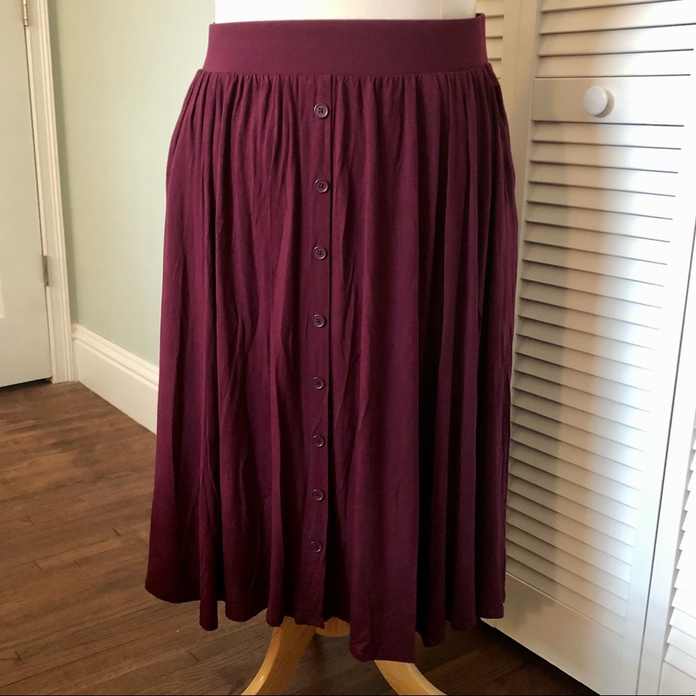 NWT Torrid Soft Midi Skirt (2X)